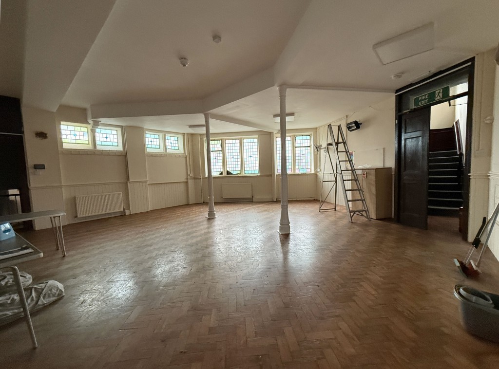 Lot: 14 - FORMER CHURCH - Community Room/ Function room